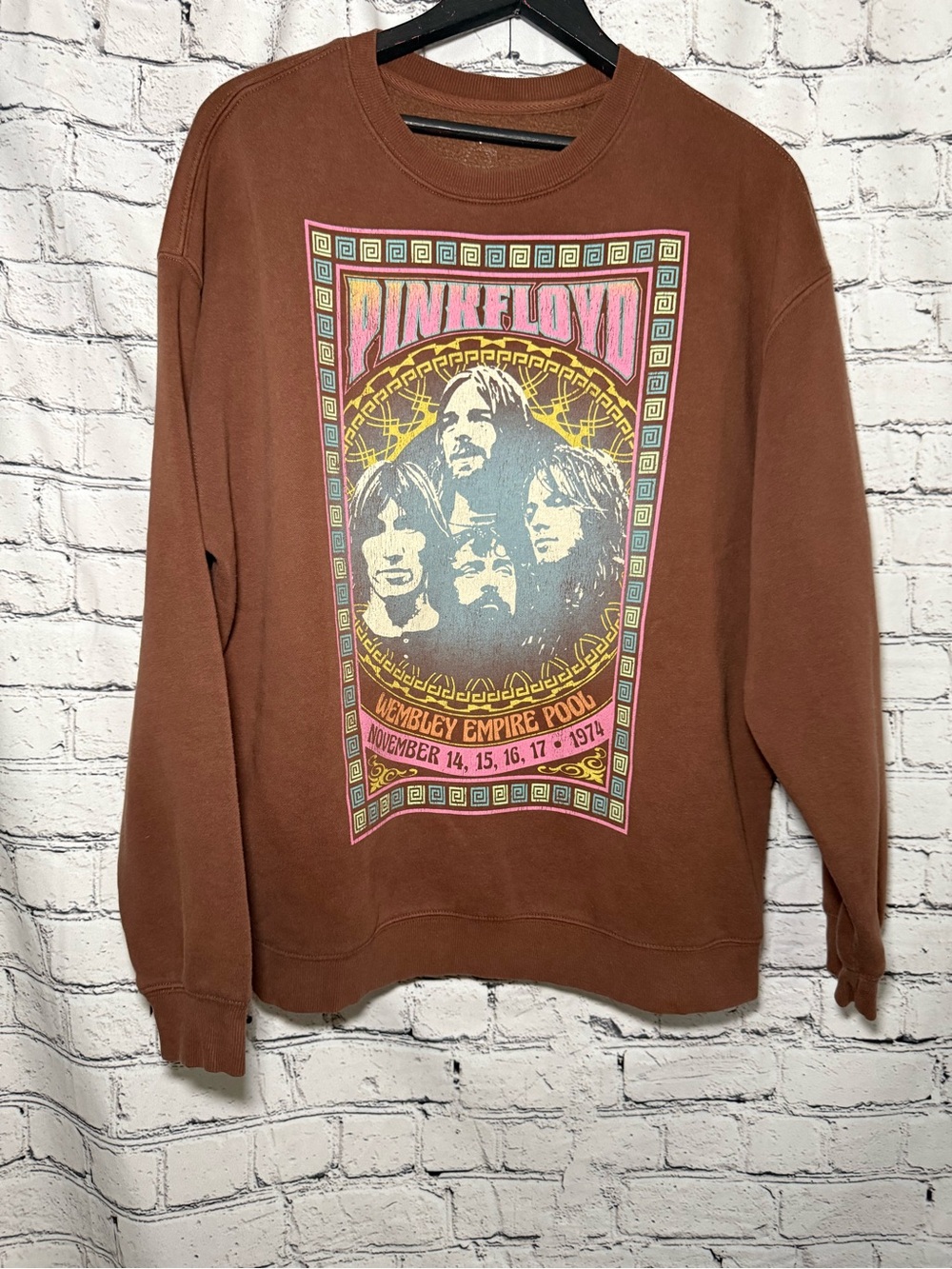 Pink Floyd. Brown graphic sweatshirt. Size L